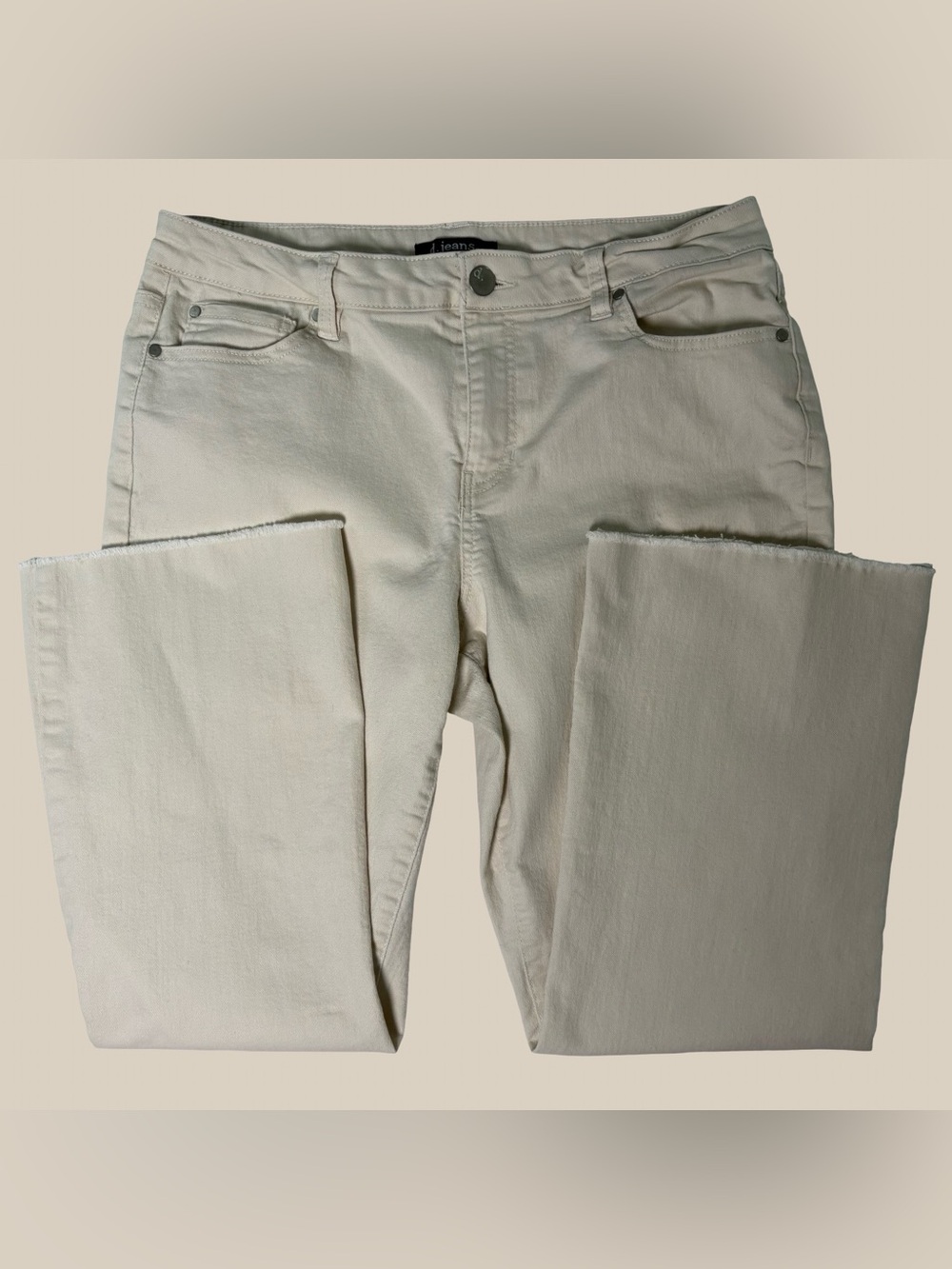 d. jeans Off White Cream Cropped Flare Denim Jeans Raw Hem High Rise SZ 10